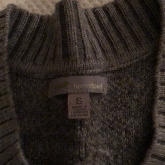Horny toad women’s small gray sweater - Picture 2 of 3